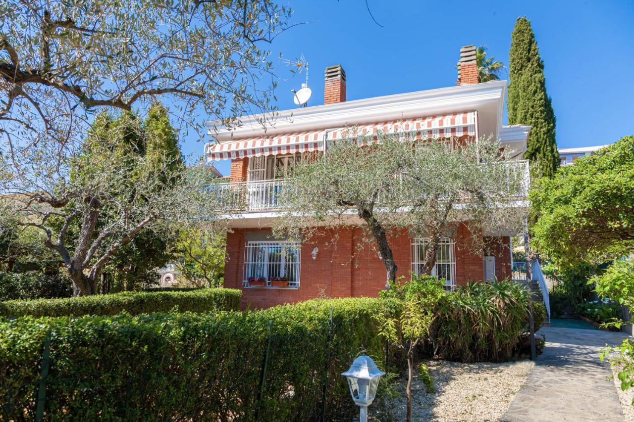 Villa La Rodina Diano Marina Luaran gambar