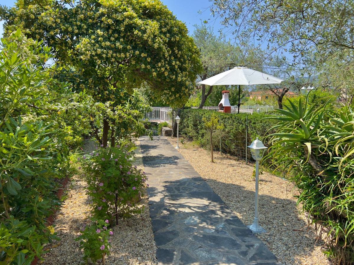 Villa La Rodina Diano Marina Luaran gambar